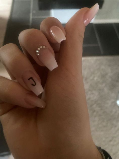 Short Nail Designs With Letters, Ombre Nails With Initials, Nails To Get For Your Boyfriend, Nails With The Initial J On It, Nail Idea With Initials, Nails With Letter J On It, J On Nails Letter, J Nail Design, Nails With A J