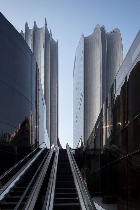 These images taken by Dutch photographer Iwan Baan capture the mountainous forms of MAD's new Beijing skyscraper complex against a humid August sky View Tower, Iwan Baan, Mad Architects, Building Facades, Park Plaza, Interesting Architecture, Building Aesthetic, Modern Architecture Design, Creative Architecture