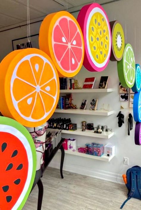 Hanging Decor For Classroom, Fruit Interior Design, Summer Decorations For Classroom, Summer Window Display Store Fronts, Fruit Stand Display, Retail Window Display Ideas, Pride Float, Summer Installation, Store Merchandising