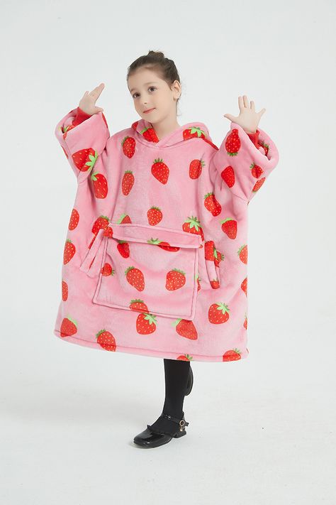 Oodie Wearable Blanket, Blanket Sweatshirts, Comfy Photoshoot, Hoodie Manufacturer, Strawberry Things, Oversized Blanket, Sherpa Hoodie, Blanket Hoodie, Christmas Inspo