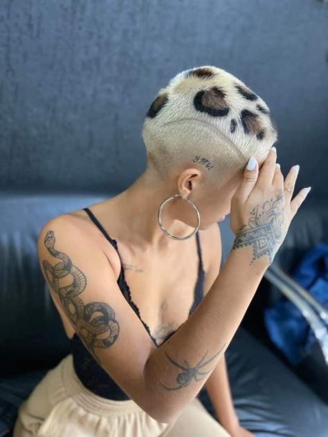 Shaved Head Designs, Buzzed Hair, Shaved Hair Designs, 2023 Hair, Hair Patterns, Bald Hair, Bald Women, Hair Tattoos, Colored Hair