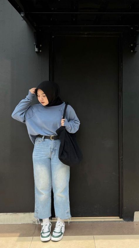 #hijabfashion #hijabstyle #hijab #hijabers #hijabsyari #fashion #hijabmurah #ootdhijab #ootd #gamis #hijabootd #hijabi #hijabinspiration #muslimah #gamissyari #gamismurah #fashionhijab #jilbab #hijabtutorial #hijabista #hijaber #hijabdaily #hijabinstan #hijaboutfit #hijabmodern #bajumuslim #dress Outfit Cewe Gemuk, Outfit Hijab Casual Gendut, Ootd Gemuk, Ootd Vest, Plus Size Hijab, Ootd Sweater, Ootd Hijab Casual, Outfit Retro, Hijab Style Casual