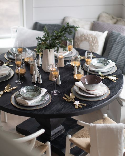 Dining room inspiration, check out how I paired a dark round dining table with pale natural wood chairs for a comfortable but stylish look. Black Dining Table Decor, Beach House Dining Room, Round Table Settings, Black Wood Dining Table, Round Dining Table Decor, Black Round Table, Round Dinner Table, Black Round Dining Table, Table Settings Everyday