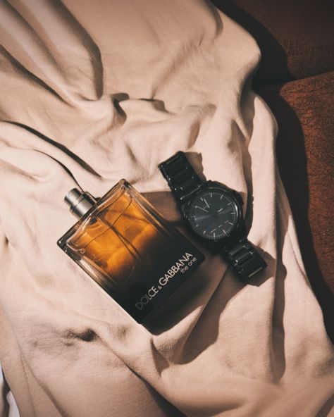 The One for Men Eau de Parfum by Dolce&Gabbana is a Woody Spicy fragrance for men. Watch: @diesel #perfume #perfumecollection #photography #photogram #asthetic #asthetics #menperfume #menfashion #fashion #fragrance #sotd #dolcegabbana #luxuryperfume #perfumeaddict #perfumegram Diesel Perfume, Dolce And Gabbana Perfume, Dolce Gabbana Men, Perfume Photography, Spicy Fragrance, Luxury Perfume, Dolce And Gabbana Man, Perfume Collection, The One