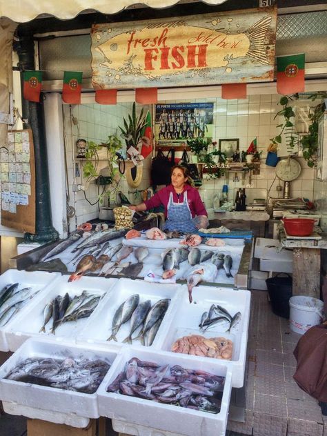 Food, Love, & Life: {travel} tasting port in porto, portugal Fishing Booth, Beer Cap Art, Seafood Shop, Fish Stand, Northern Portugal, Grocery Store Design, Seafood Market, Market Displays, Fish Market