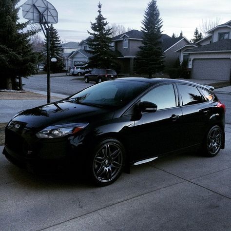 Black Ford Focus ST mk3 big rims Ford Focus St Mk3, Ford Focus Car, Ford St, Ford Focus Hatchback, Ford Focus 3, Life Manifestation, Eco Friendly Cars, Hatchbacks, Shelby Mustang