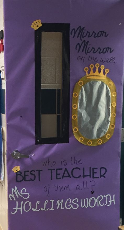 Teacher appreciation door decoration. Disney loving teacher. Teacher Of The Year Door Decorations, Disney Teacher Appreciation Week Door, Disney Doors Classroom, Snow White Classroom Door, Kindergarten Door Decoration Ideas, Teacher Appreciation Disney Theme, Snow White Bulletin Board, Disney Homecoming Decorations, Disney Teacher Door Decorations