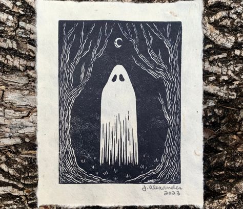 Halloween Block Print, Halloween Lino Print, Ghost Linocut, Pumpkin Linocut, Halloween Linocut, Gouache Resist, Lino Cut Ideas, Wood Cut Print, Sheet Ghost