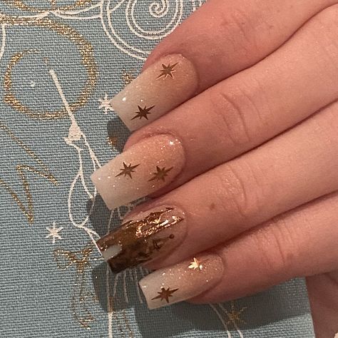 Hair Ideas For Disneyland, Disney Inspired Acrylic Nails, January Disney Nails, Rose Gold Disney Nails, Sparkle Disney Nails, Christmas Disney Nails Simple, Disney Castle Nail Art, Disney Sparkle Nails, New Years Disney Nails