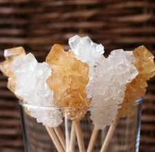 Take a week to form but can make any color!  http://www.ehow.com/how_7497744_make-crystallized-sugar-swizzle-sticks.html Sugar Crystal Science Project, Rock Candy Recipe, Make Rock Candy, Home Made Candy, Sugar Sticks, Sugar Cubes, Sugar Crystals, Fun Foods, Swizzle Sticks