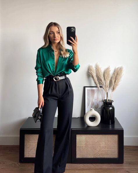 Fashionista Office Outfits, Elegantes Party Outfit, Satijnen Blouses, Office Party Outfits, Party Outfits Night, Stil Elegant, Event Outfit, Classy Work Outfits, Stylish Work Outfits