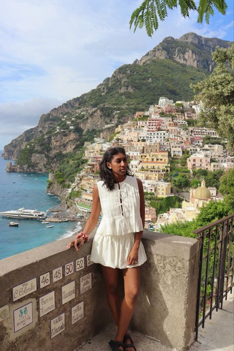 Pleated Linen Tank                                                                    #amalfi #positano #poses #italy #europeansummer #summeroutfits #outfitinspo #europe #poseinspo #europeanwardrobe #amalficoast Tuscany Italy Outfits Summer, Outfits For Florence Italy, Italian Summer Outfits Women, Summer Study Abroad Outfits, European Outfits Aesthetic, Dresses To Wear In Italy, European Spring Outfits Street Styles, Portofino Italy Outfit, Europe Summer Fits