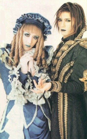 Mana x Gackt (Malice Mizer) Malice Mizer, Kei Visual, Kei Fashion, All Things Beautiful, Dir En Grey, Gothic Lolita, Visual Kei, Music Bands, Cool Bands