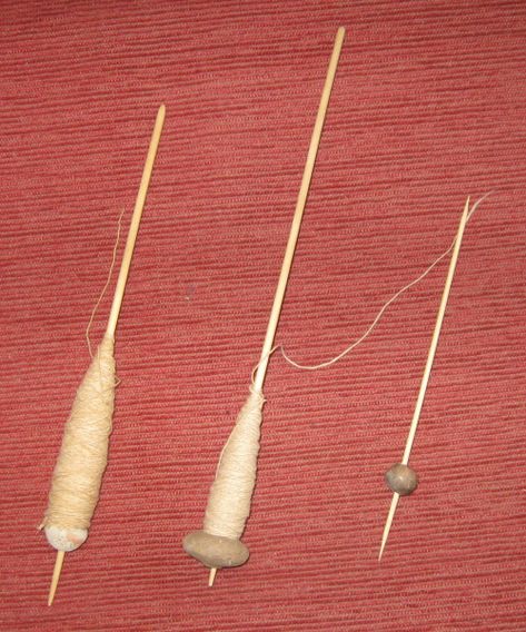 Spinning Yarn Fiber, Spinning Cotton, Cotton Spinning, Crochet Photo Props, Cotton Clouds, Spinning Wool, Drop Spindle, Needle Crafts, Spinning Yarn