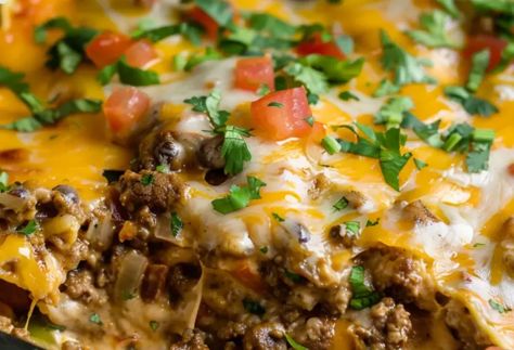 Creamy Burrito Casserole Burrito Casserole With Rice, Burrito Bake Taste Of Home, Burrito Bake Casserole, Slow Cooker Burrito, Burrito Casserole Recipe, Burrito Bake, Creamy Burrito Casserole, Casserole Dinners, Burrito Casserole