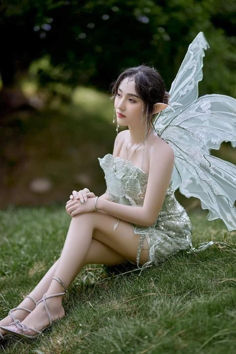 Elf Wings, Fae Aesthetic, Sitting Pose Reference, Fairy Sitting, Fairy Photoshoot, Fairy Wallpaper, Fairy Images, Fairycore Aesthetic, Fairy Birthday Party