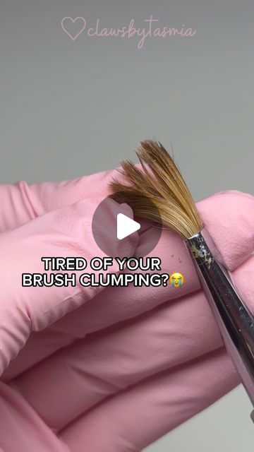 CLAWSBYTASMIA | Your Fav Nail Tech💫 on Instagram: "DON’T THROW AWAY YOUR BRUSHES!!!!🥵 I GOT YOU!!! 

Has this happened to you?! Just can’t manage to keep your brushes from clumping??? I GOT YOU!😍

I’m speaking from experience — I used to clog up a brush and chuck it in the trash!! I never knew how to keep them clean and I didn’t know once clogged, that you could renew them!🥹

A few addition things to think about — what kind of brush do you have?? I suggest a 100% KOLINSKY acrylic brush!!! Longest lasting🫶🏼

Are you making sure to really get the acrylic out of your brush after working with it? Make sure you take the extra few seconds to soak your brush in monomer and run it on the paper towel a few times! An extra few seconds can save you hours of work later!

Also - make sure your li How To Clean Nail Brushes, How To Clean Acrylic Nail Brushes, Nail Gadgets, Nail Tech School, Bad Nails, Brush Guide, Acrylic Nail Brush, Special Nails, Nails Tips