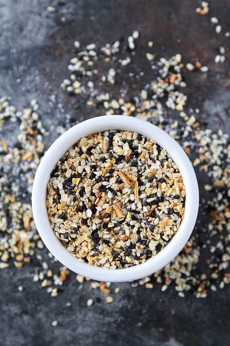 Everything Bagel Seasoning Recipe Everything Bagel Seasoning Uses, Homemade Gift Basket Ideas, Everything Bagel Seasoning Recipes, Bagel Seasoning Recipe, Healthy Recipes Family, Everything But The Bagel Seasoning, Everything But The Bagel, Everything Bagel Seasoning, Canning Food Preservation