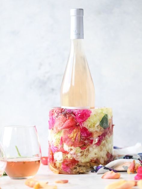 How to Make a Floral Ice Bucket Floral Ice Bucket, Flowers And Water, Floral Ice, Party Styling, Frozen Ice, Wine Bucket, Ice Buckets, Ice Ice Baby, Dinner Themes