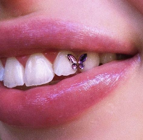 Tooth Gems Aesthetic, Smile Tips, Dental Grills, Teeth Gems, Dental Jewelry, Grillz Teeth, Windows To The Soul, Diamond Teeth, Tooth Gems