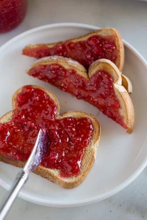 Raspberry Jam Aesthetic, Raspberry Freezer Jam Recipe, Bread With Jam, Jam And Bread, Toast And Jam, Jam Bread, Jam On Toast, Raspberry Freezer Jam, Easy Strawberry Jam