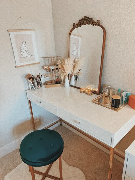 vanity dresser makeup perfume jewelry inspo Vanity Ideas Bedroom Jewelry, Makeup Vanity Small Bathroom, Vanity On Top Of Dresser, Dresser Makeup Station, Makeup Counter In Bedroom, Dresser As Makeup Vanity, Bedroom Vanity Styling, Makeup Holder Ideas, Makeup Vanity Ideas Master Bedrooms