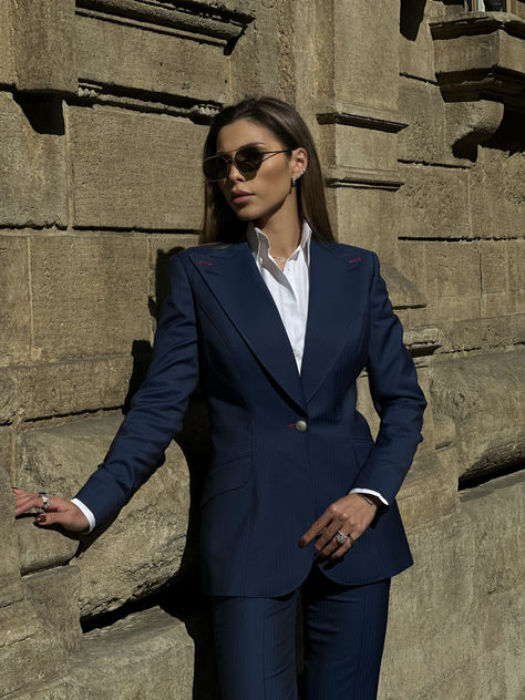 Dark Blue Suit For Women, Blue Suit Women Outfit, Clothes Classic Style, Blue Black Suit, Blue Suit Outfit, Formal Suits For Women, Neutral Color Outfits, Feel Everything, Corporate Baddie