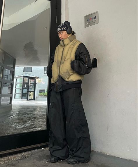 @iftarhotelmusic on insta Unique Streetwear, Masc Outfits, Streetwear Inspiration, Simple Fits, Street Fashion Men Streetwear, Aesthetic Fits, Mens Outfit Inspiration, Streetwear Aesthetic, Mens Fashion Streetwear