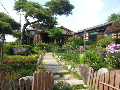 #fanfiction Korean Countryside House, Korean Backyard, Korean Farmhouse, Korean Traditional Restaurant, Korean Neighborhood, Korean House Exterior, Japanese Countryside House, Korean Garden, Korean Traditional House