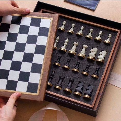 Brass Chess Set, Modern Chess Board, Aesthetic Chess Set, Cool Chess Boards, Aesthetic Chess Board, Cool Chess Sets, Chess Board Aesthetic, Chess Board Design, Chess Aesthetic