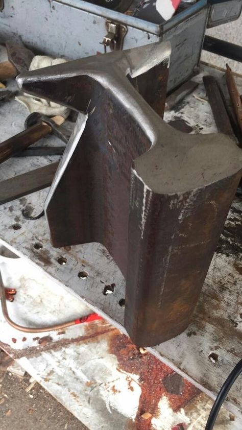 Homemade Forge, Forging Tools, Metal Shaping, Anvils, Blacksmith Tools, Fabrication Tools, Blacksmith Projects, Blacksmith Shop, Welding And Fabrication