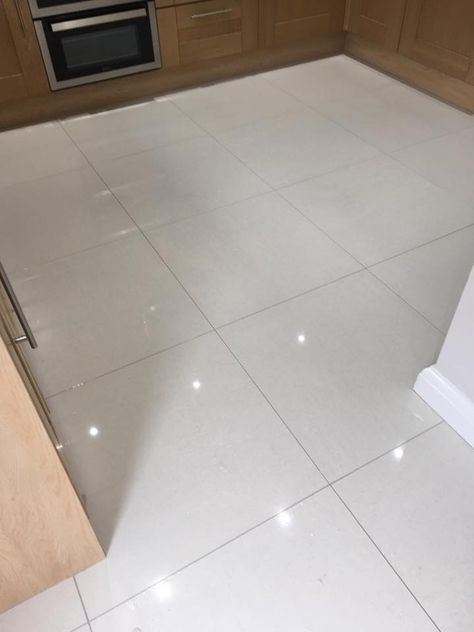 White Tile Flooring Kitchen, Large White Tile Bathroom Floor, White Porcelain Tile Floor Living Room, White Kitchen Floor Tile, White Flooring Tiles, Shiny Tile Floors, White Tiles Floor, White Tiled Floor, Porcelain Tile Floor Living Room