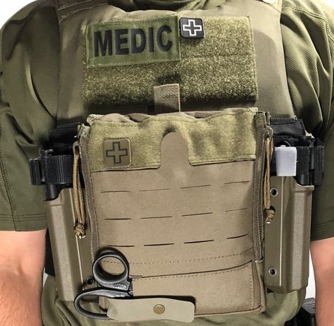 Plate Carrier Medic, 68w Combat Medic, Military Medic Aesthetic, Army Medic Aesthetic, Combat Medic Aesthetic, Cod Oc, Eddie Diaz, Tactical Medic, Field Medic