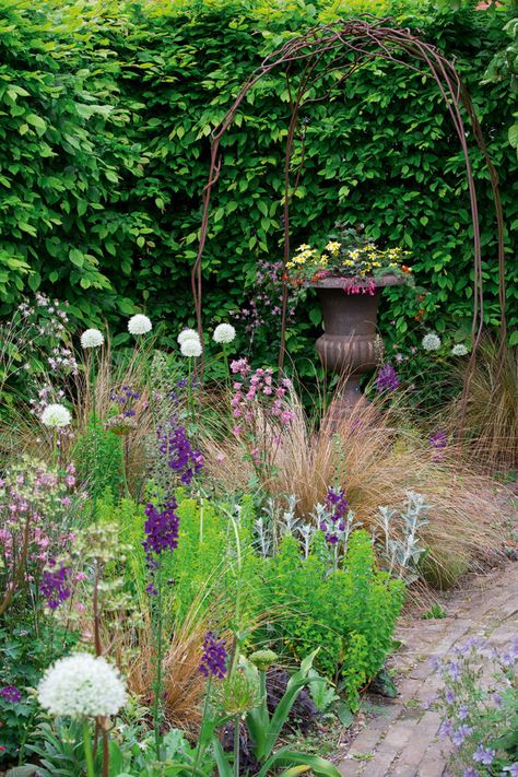 Ian Hodgson, Naturalistic Garden, Wildlife Garden, Meadow Garden, Short Plants, Corn Plant, Wild Garden, Easy Landscaping, Wildlife Gardening