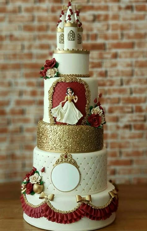 Snow White Wedding Cake, Snow White Quince, Snow White Wedding Theme, White Birthday Theme, Princess Theme Cake, 5 Tier Wedding Cakes, Disney Princess Birthday Cakes, Snow White Cake, Snow White Wedding