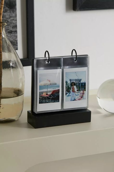 Instax Mini Photos, Polaroid Display, Mini Picture Frames, Mini Polaroid, Tabletop Picture Frames, Uo Home, Polaroid Frame, Frame Stand, Mini Photo