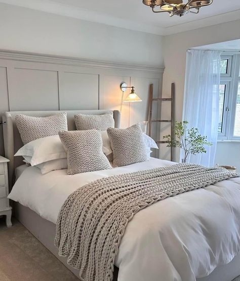 Light Cosy Bedroom, Grey And Neutral Bedroom, Bedroom Paint Ideas, Bedroom Board, Beige Bedroom Decor, Luxury Bedrooms, Uk House, Bedroom Sanctuary, Neutral Bedroom Decor