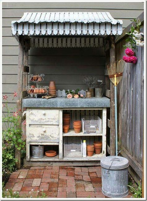 Love Shed Inspiration, Potting Bench Ideas, Potting Station, Outdoor Potting Bench, Shed Door, Summer Diy Projects, Potting Tables, Greenhouse Shed, Potting Table