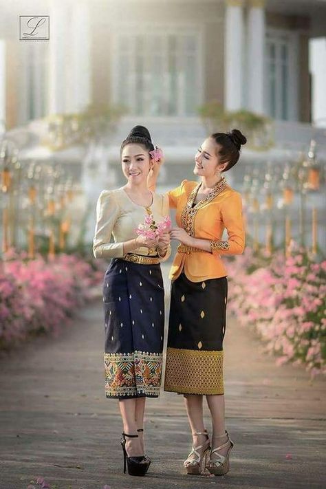 Lao Traditional Dress, Lao Traditional Outfit, Lao Clothes, Laos Traditional Dress, Lao Clothing, Laos Dress, Lao Fashion, Lao Sinh, Lao Dress