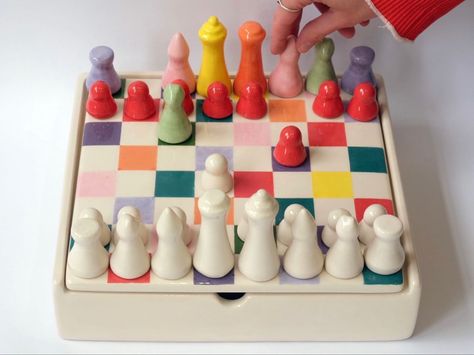 Ceramic Chess Set, Clay Diy Projects, Keramik Design, Pottery Crafts, Diy Pottery, Ceramic Gifts, Ceramics Pottery Art, Ceramics Projects, Clay Art Projects