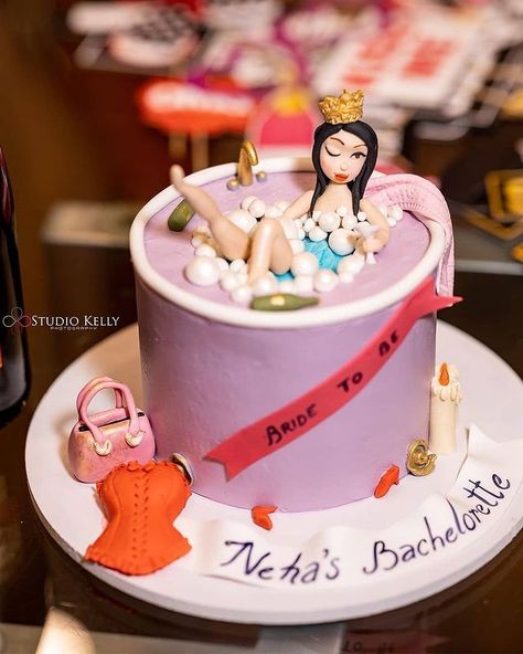 A Unique Bridal Cake For Intimate Wedding In Trend To Make Our All Brides Feel Amazing! Bride To Be Cakes Ideas, Bachlorette Cakes, Bachelor Party Cakes, Bachelor Cake, Hen Party Cakes, Bachelorette Party Photo, Bachelorette Cake, Brides Cake, Beautiful Cake Designs