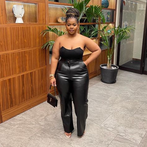 YT :samantha kash 🌸 on Twitter: "An all black fit >>>… " Ruth Chris Date Night Outfit, Plus Size Going Out Outfits, Go Out Outfit Night, Soft Feminine Outfits, Date Night Outfit Classy, Plus Size Baddie, Plus Size Baddie Outfits, Girls Night Out Outfits, Night Out Outfit