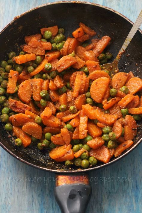 Merry Tummy: Gajar Mutter, Carrot Peas Stiry fry: Indian Side Dish Indian Carrot Recipes, Indian Vegetable Side Dish, Carrot Fry, Veg Recipes Indian, Indian Vegetable Recipes, Indian Side Dishes, Indian Rice Recipes, Low Carb Side Dishes, Carrot Recipes