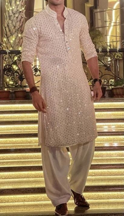 Kurta With Patiala Salwar For Men, Celebrity Kurta Style Men, Kurta For Wedding For Men, Silver Kurta For Men, Sangeet Kurta For Men, Wedings Drees Man, Shaadi Outfits For Men, Men In Traditional Wear, Boys Outfit For Wedding