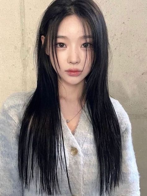 Korean fall hair color: midnight blue long sleek hair Black Hair Korean, Pin Search, Fall Hair Color, Fall Hair Colors, Korean Beauty, Hair Colors, Ulzzang Girl, Fall Hair, Maquillaje De Ojos