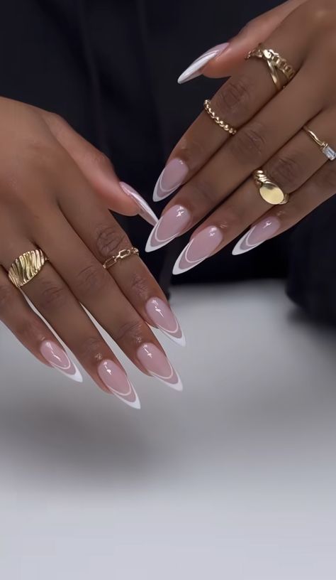 Almond Nail With Design, French On Almond Shape Nails, Almond Nails Designs Black Women, Almond Long Nails Design, Photoshoot Nails Ideas, Pretty Almond Nails Trendy, Oval Nail Designs Ideas, Short Nail Designs Almond, Almond Nails Designs Simple