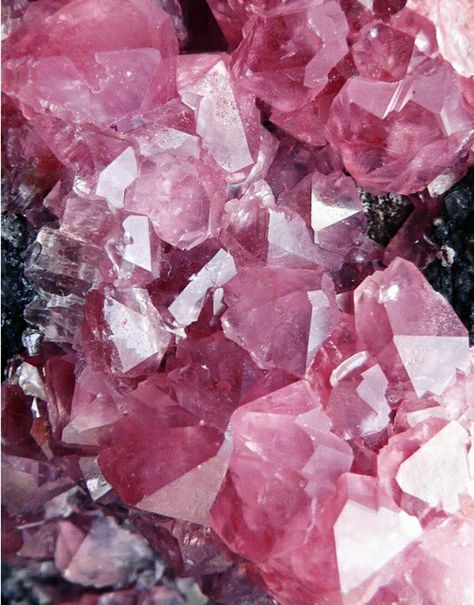 pink amethyst Cute Wallpapers For Ipad, Ipad Background, Mineral Stone, Minerals And Gemstones, Rocks And Gems, Rose Quartz Crystal, Gems And Minerals, Ipad Wallpaper, A Rock