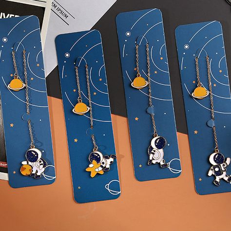 Planets In The Solar System, Make A Bookmark, Cute School Stationary, Bookmark Craft, Paper Bookmarks, Science Themes, Space Lovers, Metal Bookmarks, Kawaii Cartoon