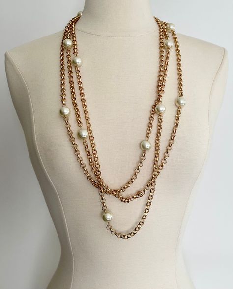 Long 80s Gold Necklace Vintage Gold Tone Chain Link Large Faux Pearl Beads Multi Three Chain Costume Jewelry Gold Necklace Vintage, American Vintage Clothing, Necklace Vintage, Minimalist Necklace, Pearl Beads, Vintage Necklace, Long Necklace, Vintage Gold, Chain Link