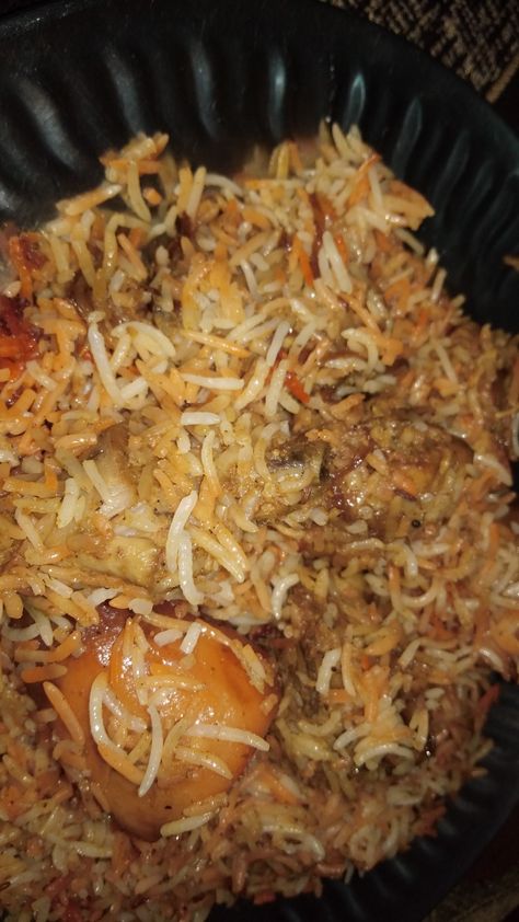 Homemade Biryani Snapchat, Chicken Biryani Aesthetic, Biryani Snaps Snapchat, Chicken Biryani Snap, Biryani Snapchat, Biryani Aesthetic, Biryani Snap, Kacchi Biryani, Thai Chicken Fried Rice